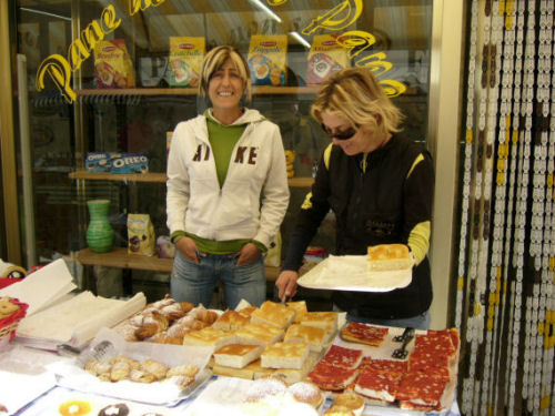 bancarella festa brossasco