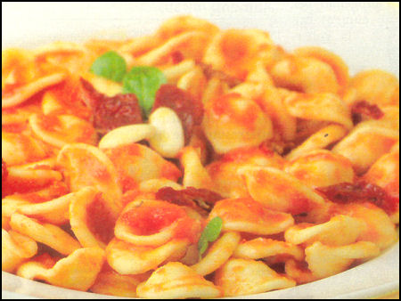 Ricette Primi Pasta - Orecchiette ai pomodori secchi