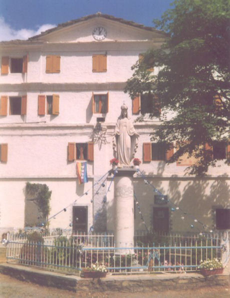 Statua della Madonna